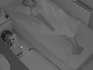 Julmodels Bedroom-D7's Live Sex Cam Show