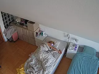 Julmodels Bedroom-D7's Live Sex Cam Show