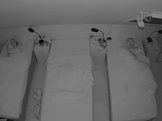 Julmodels Bedroom-D7's Live Sex Cam Show