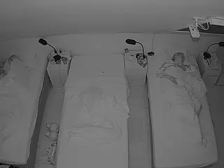 Julmodels Bedroom-D7's Live Sex Cam Show