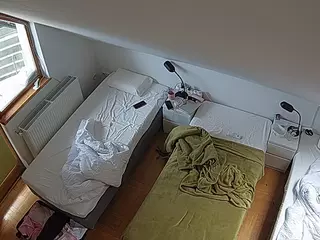 Julmodels Bedroom-D7's Live Sex Cam Show
