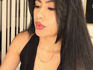 Live webcam model thaliafernandez on Soda Cams