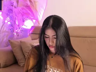 Thalia Fernandez's Live Sex Cam Show