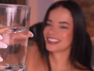 jennifer-rodriguez's CamSoda show and profile