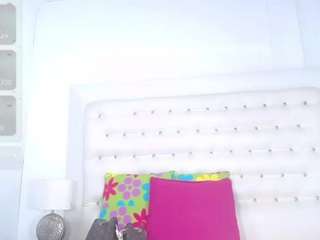 le modèle kimstorm est en webcam porno dans un show sur le site camsoda, il possède les tags suivants: amateur,anal,wet,toys,thick,squirting,spank,solo,sexcam,pussy,oil,masturbation,lovense,hairy-pussy,fetish,feet,dildo,brown-eyes,blowjob,black-hair