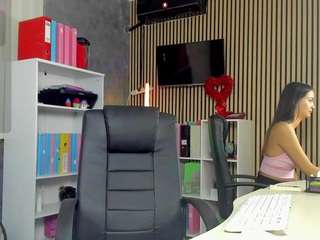 DaryaStars live webcam show