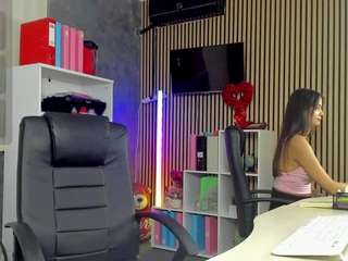 DaryaStars live webcam show
