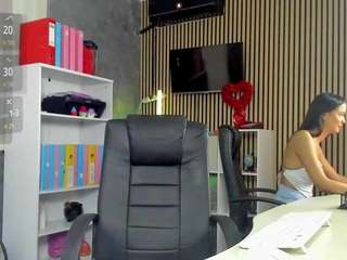 DaryaStars live webcam show