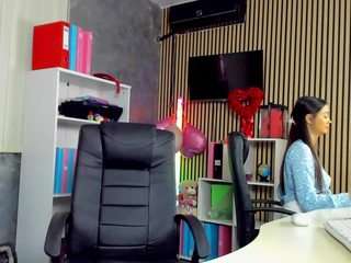DaryaStars live cam preview
