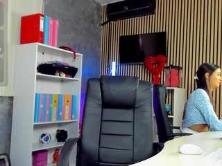 DaryaStars live cam preview