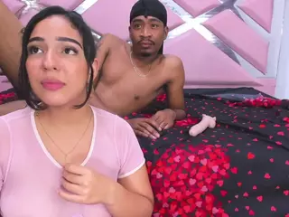 Kylieandjhonny's Live Sex Cam Show