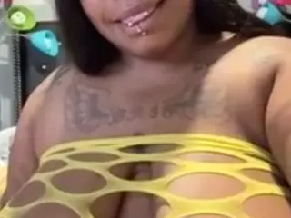 THEREALKISSES's Live Sex Cam Show