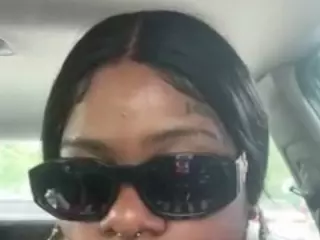 THEREALKISSES's Live Sex Cam Show