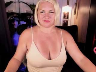 yolandakiss live webcam show