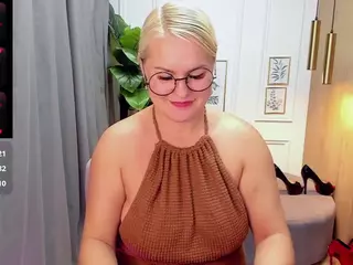 YolandaKiss's Live Sex Cam Show