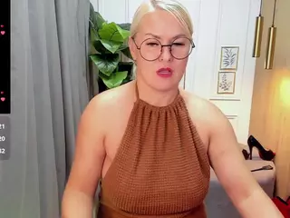 YolandaKiss's Live Sex Cam Show