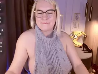 YolandaKiss's Live Sex Cam Show