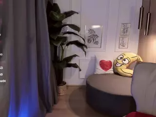 YolandaKiss's Live Sex Cam Show