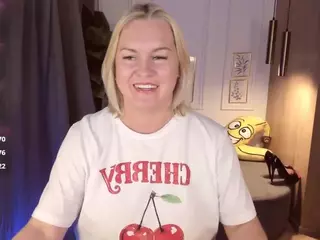 YolandaKiss's Live Sex Cam Show