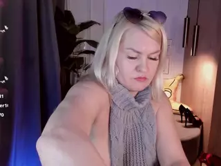 YolandaKiss's Live Sex Cam Show