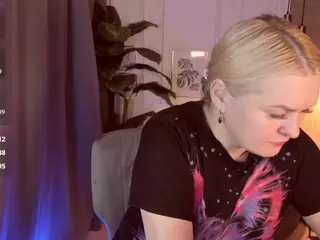 YolandaKiss's Live Sex Cam Show