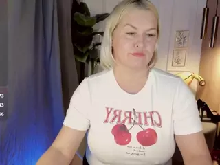 YolandaKiss's Live Sex Cam Show
