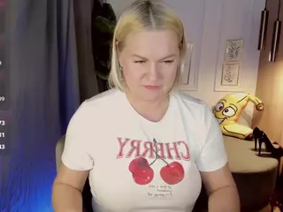 YolandaKiss's Live Sex Cam Show