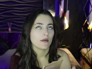 kyliemellow Live Webcam on CamSoda