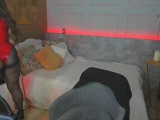 kyliemellow's live room