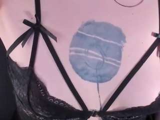 Live webcam model lilacmuse on Soda Cams