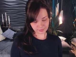 Lilacmuse's cam show statistics and live stream