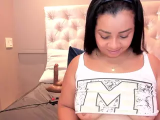 MelanyShayk's Live Sex Cam Show