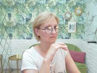 parischerry Live Webcam on CamSoda
