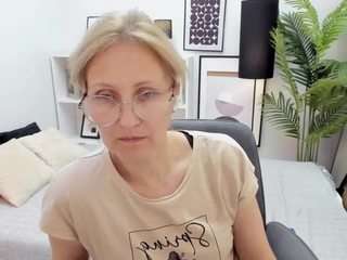 parischerry Live Webcam on CamSoda