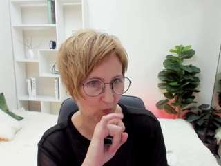 parischerry live cam profile