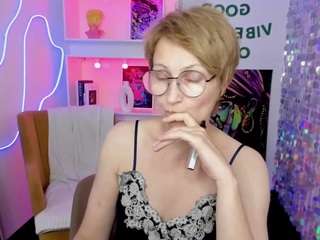 ParisCherry live webcam show