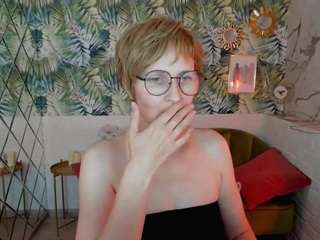 ParisCherry live webcam show
