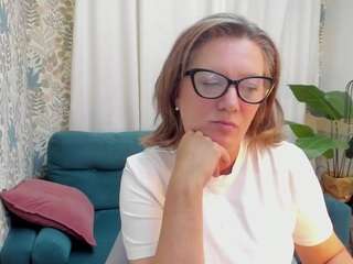 Live cam show with LeaPure