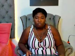 nahiroby-ebony Live Webcam on CamSoda