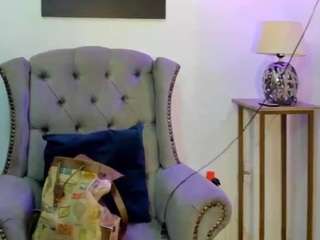  nahiroby-ebony chat room