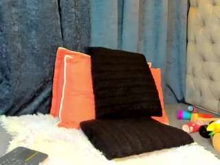 nahiroby-ebony from CamSoda is Freechat