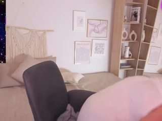 jenniferlight's CamSoda show and profile