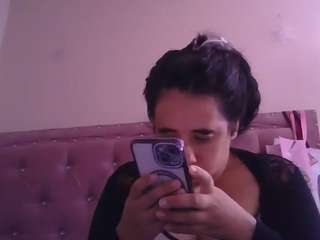 annarose19's CamSoda show and profile