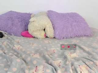 charlotte-250's CamSoda show and profile