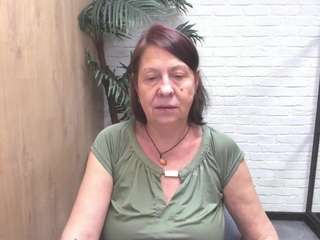 lindapassionate's CamSoda show and profile