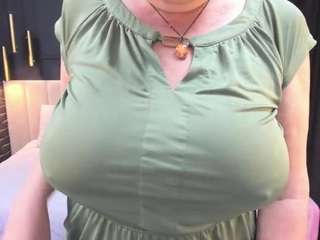 lindapassionate live cam profile
