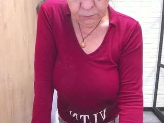 lindapassionate live cam profile