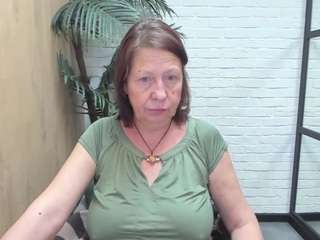 该模特正在直播。 lindapassionate