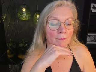 natalimellow Drinking live webcam