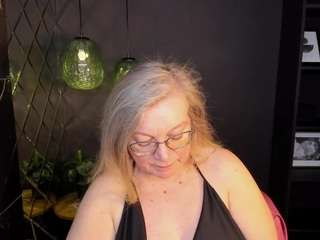 natalimellow's CamSoda show and profile